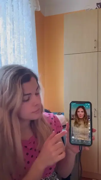 Кадр рекламы Jamieson Emily Jane