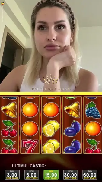 Кадр рекламы Lucky Slots