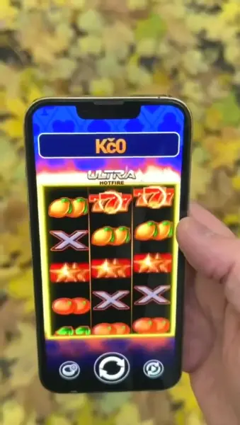 Кадр рекламы Super Pink J0ker