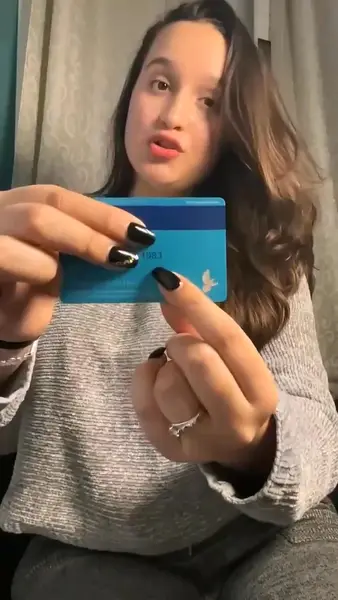 Кадр рекламы Cheekee Flow