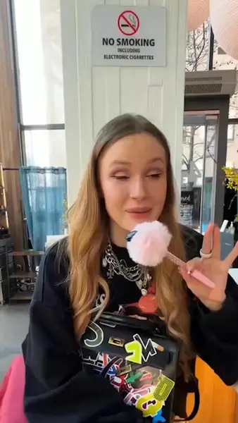 Кадр рекламы Aaliyah Cox