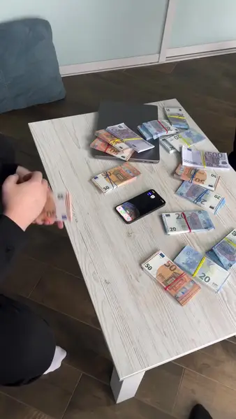 Кадр рекламы ChickApp Top