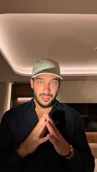 Кадр рекламы Billionaire Group