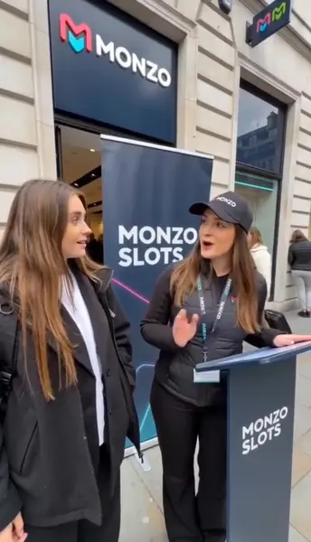 Кадр рекламы Monzo SLT