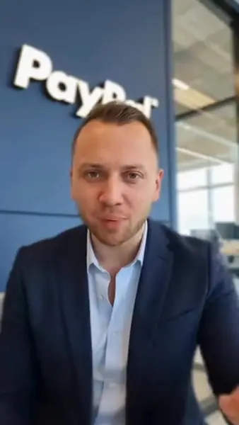 Кадр рекламы HarmonyAura