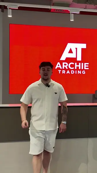 Кадр рекламы Archie