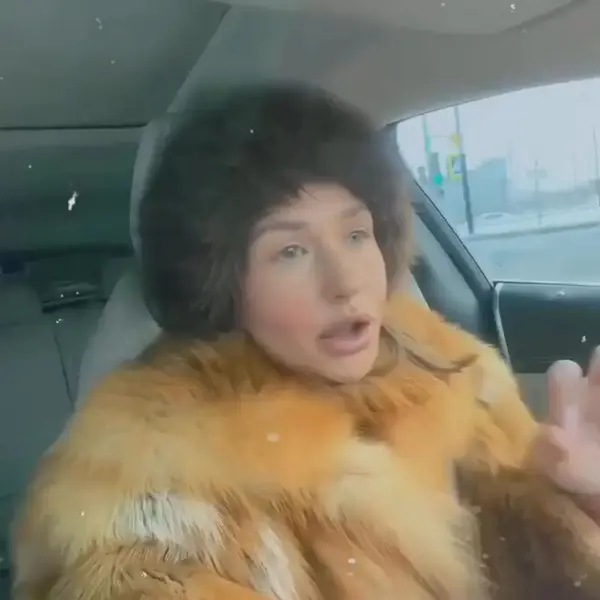 Кадр рекламы Chin Jessica Chinn