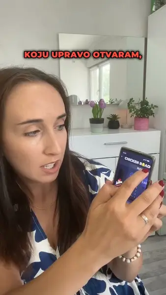 Кадр рекламы Kaitlyn Rustin Julie