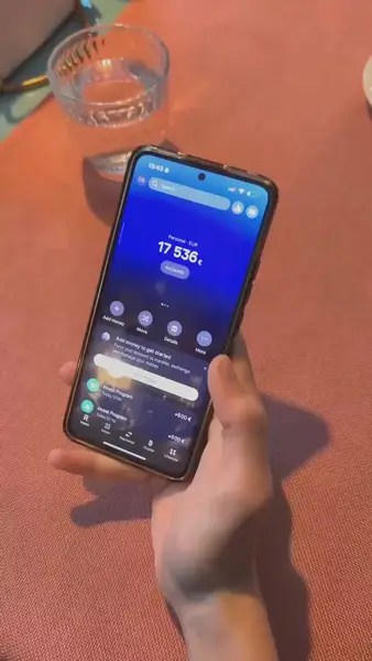 Кадр рекламы Xuan Hoang 17855857