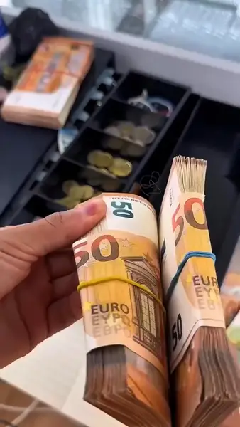 Кадр рекламы Lucky Spin