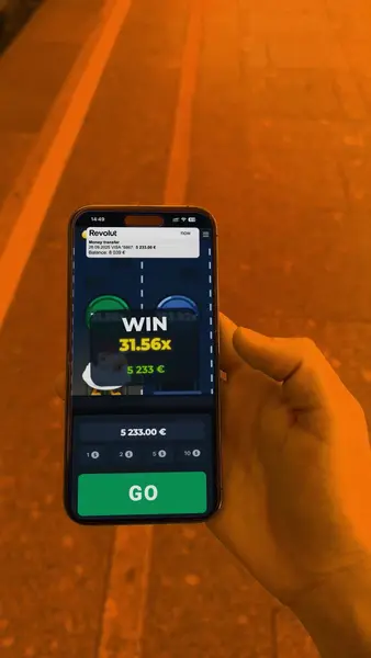 Кадр рекламы Spinboomx
