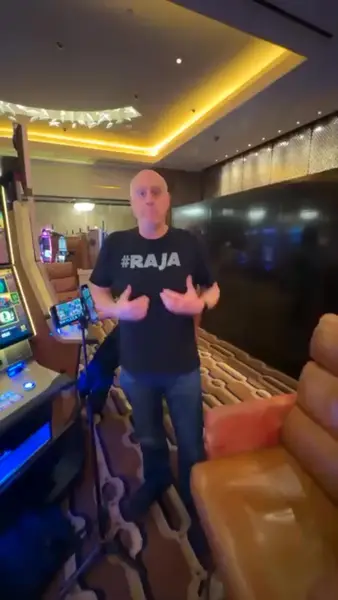 Кадр рекламы Dragon Link Casino