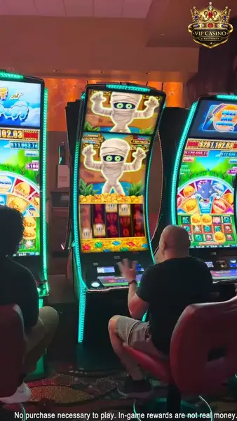 Кадр рекламы Royal Slots