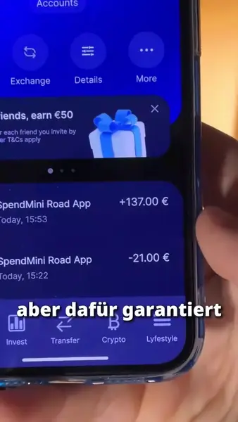Кадр рекламы Đinh Lệ