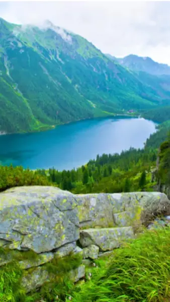 Кадр рекламы Silver Trail