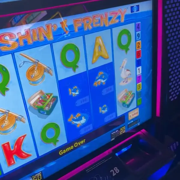 Кадр рекламы Win Wave