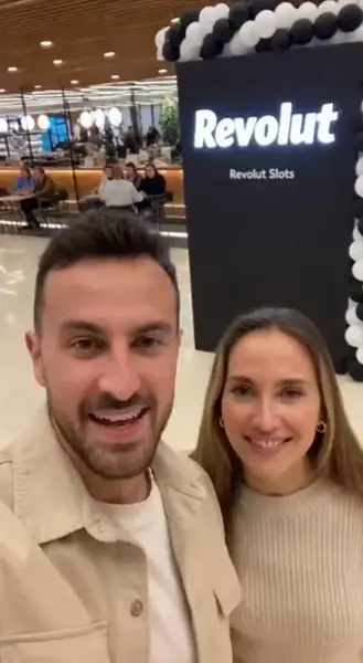 Кадр рекламы Golden Spin Hub