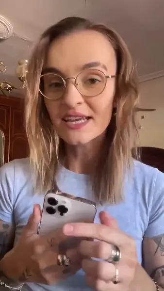 Кадр рекламы Mario Freshmen Maria