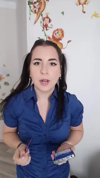 Кадр рекламы Olivia Otlowski Rachel