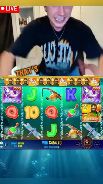 Кадр рекламы Royal Slot