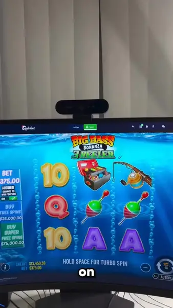 Кадр рекламы Luckywave