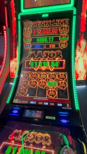 Кадр рекламы Phoenix Link Casino