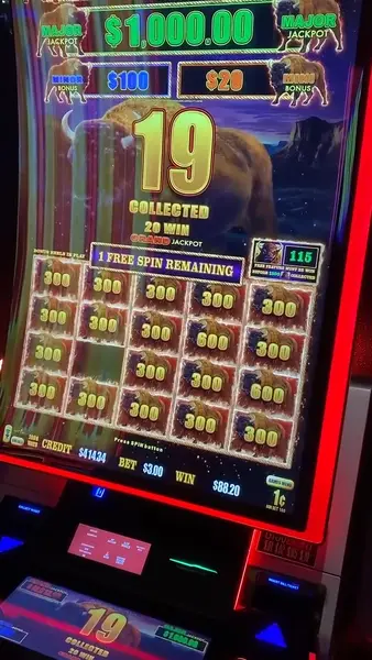 Кадр рекламы Top Slot