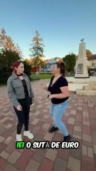 Кадр рекламы Kucharski Rebecca Pilla