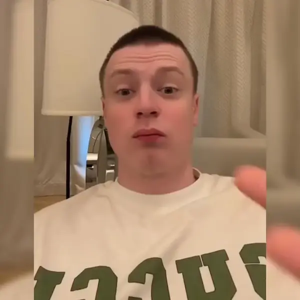 Кадр рекламы Ohm Eric Emma