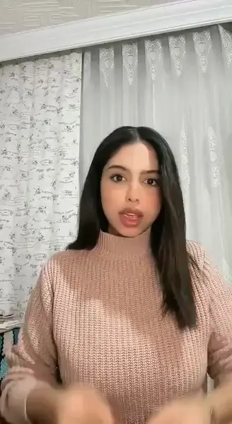 Кадр рекламы Hứa Bích