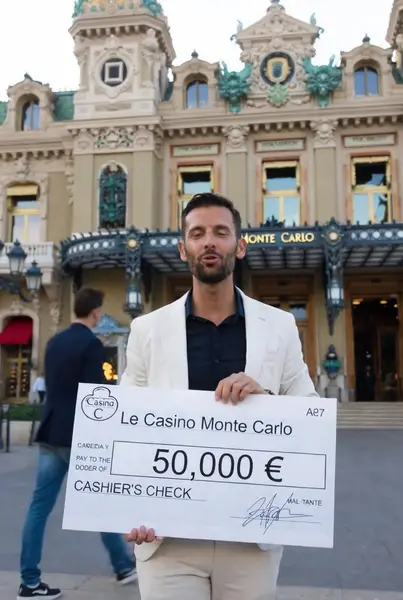 Кадр рекламы Le Casino Monte Carlo