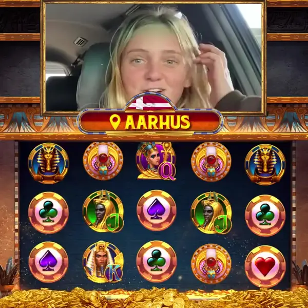 Кадр рекламы Play Online