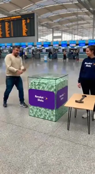 Кадр рекламы HighRoll Zone