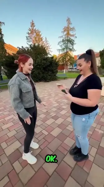 Кадр рекламы 𝗟𝘂𝗰𝗸𝘆 𝗩𝗶𝗯𝗲𝘀