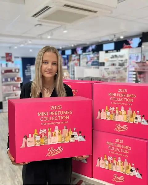 Кадр рекламы Glamour Deals