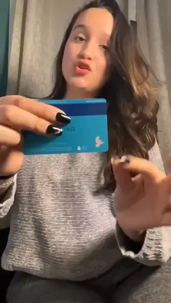 Кадр рекламы Juicy hits