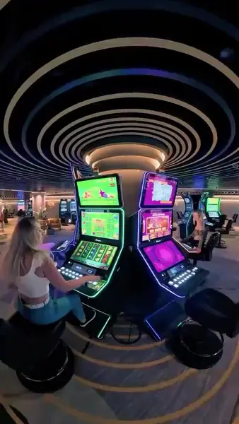 Кадр рекламы Fortune Hub