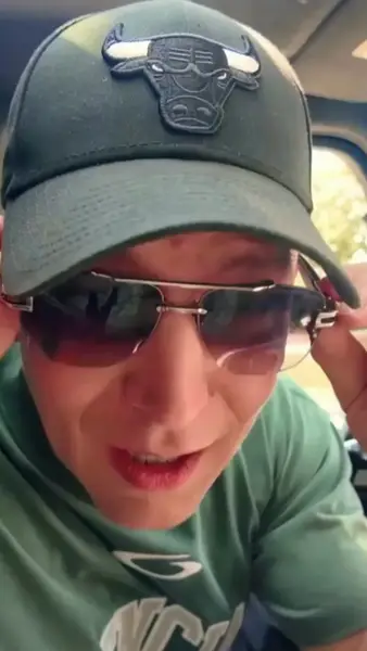 Кадр рекламы Play de