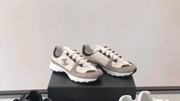 Кадр рекламы YYDS1