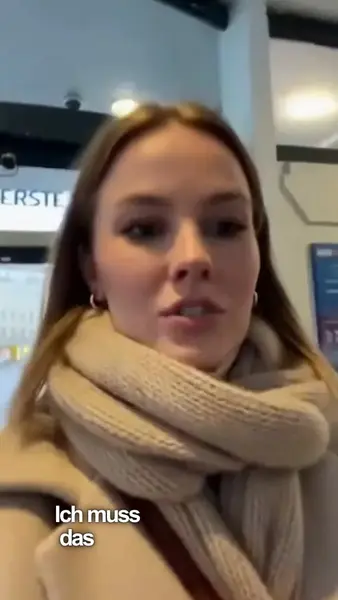 Кадр рекламы Nicole Simmons