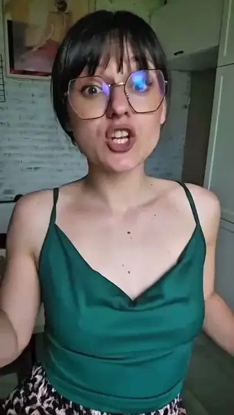 Кадр рекламы Dan Alexa Kayleigh