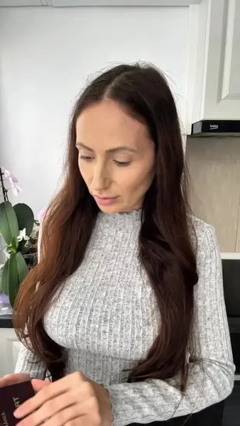 Кадр рекламы Madeline Foster
