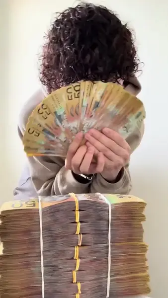 Кадр рекламы Real Lucky Win