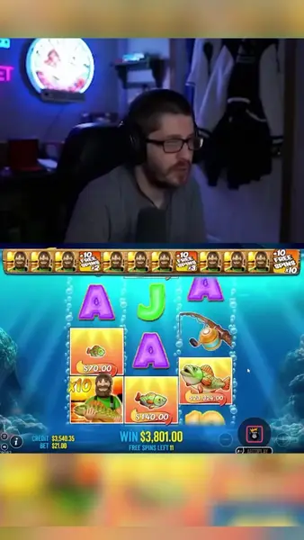Кадр рекламы Hold and Win