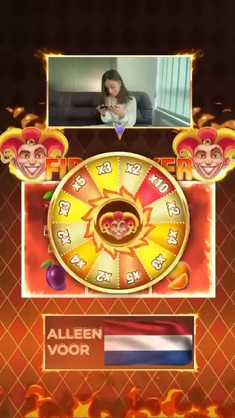 Кадр рекламы Royal Slot