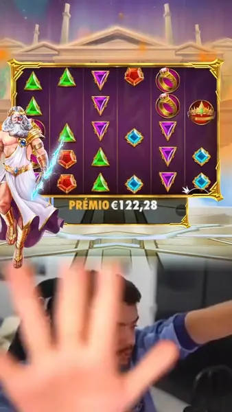 Кадр рекламы Royal Slot