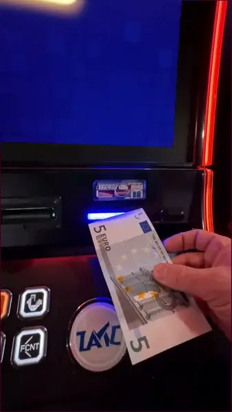 Кадр рекламы EU Slots