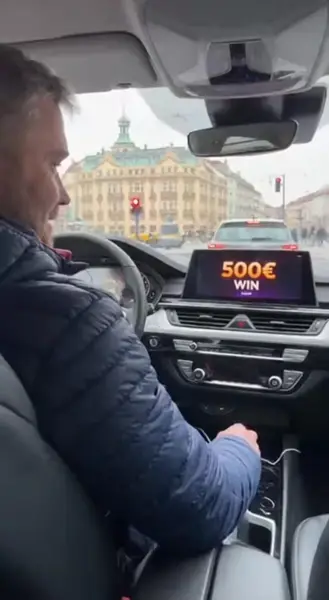 Кадр рекламы Golden Spin Room