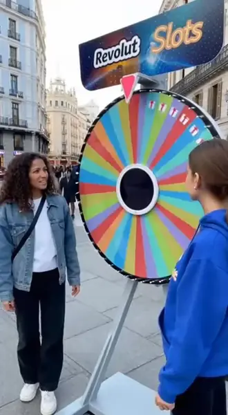 Кадр рекламы Velvet Odds Circle