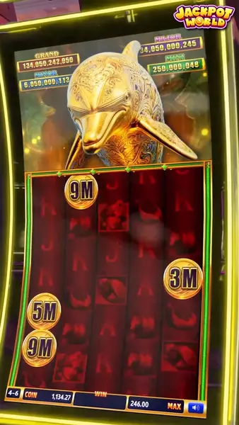 Кадр рекламы World slots